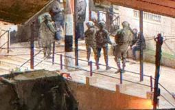 قوات الاحتلال تحاصر المسجد القديم وتحتجز مصلين في كفر نعمة غرب رام الله