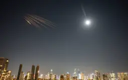 الصواريخ الانشطارية الإيرانية... كيف تحولت سماء "إسرائيل" إلى ساحة حرب متعددة الرؤوس؟