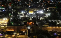 إحياء ليلة القدر في المسجد الأقصى خلال إحدى السنوات الماضية