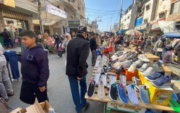 غزة تستقبل عيد الفطر وسط أزمة اقتصادية خانقة وبضائع محجوزة على المعابر