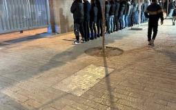 الاحتلال يمنع شبانًا من استكمال صلاتي العشاء والتراويح قرب أبواب الأقصى