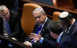 انقسامات الاحتلال تتعمق وحكومة نتنياهو تتمسك بالحكم للهروب من "وزر الفشل"