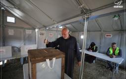 صناديق الاقتراع تتحدى الحرب.. انتخابات الهيئات المحلية تمضي في دير البلح والضفة رغم العدوان