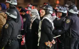 اعتقالات تطال نحو 50 متظاهرًا في نيويورك خلال تظاهرة مؤيدة لفلسطين