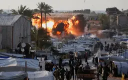 الاحتلال يزيد من خروقاته بغزة في ظل الحديث عن نزع السلاح.. هل تتفجر الأوضاع مجددا؟