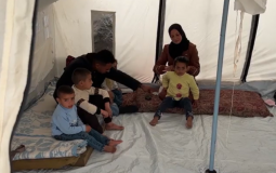 الطفلة سندس وعائلتها