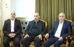 القائد زاهر جبارين في بيت عزام الشهيد عزام الحية