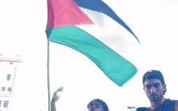 لامين يامال يشعل احتفالات برشلونة بعلم فلسطين