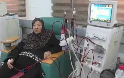 معاناة المرضى في مستشفى شهداء الأقصى إثر تعطل مولدات الكهرباء