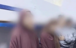مشهد استفزازي يعبر عن معاناة الأسيرات في سجون الاحتلال