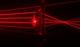 ثعبان روبوتي خارق يعمل بالليزر