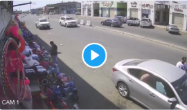 لص يسرق سيارة سعودي بطريقة عجيبة