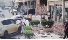 ضبط شاب تعمد دهس 3 أشخاص إثر خلاف بينهم في الكويت (فيديو) – إرم نيوز