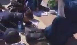 #شاهد | طلاب مدرسة النخبة يتلقون دروسهم أمام بلدية الاحتلال في القدس المحتلة، احتجاجاً على قرار إغلاق مدرستهم بزعم عدم الترخيص.