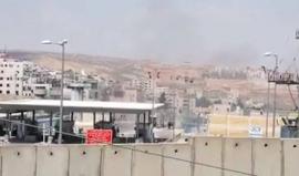 #شاهد | #شاهد | مواجهات مع قوات الاحتلال على حاجز قلنديا شمال القدس اثر قمع مسيرة تضامن مع الاسرى المضربين عن الطعام في سجون الاحتلال منذ 19 يوما .