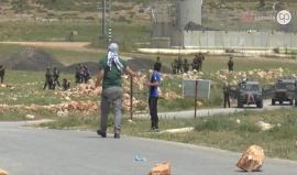 مواجهات مع قوات الاحتلال في قرية النبي صالح اثر قمعها مسيرة تضامنية مع الأسرى المضربين عن الطعام