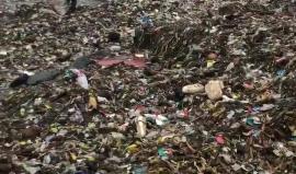 شاهد ما فعله الاعصار في خليج مانيلا في الفلبين