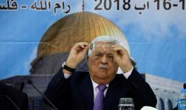 #شاهد رئيس حركة فتح محمود عباس يجدد وصف بالمقاومة في غزة بـ "المليشيات" ويشترط للمصالحة " سلاح واحد" .