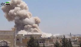 بكل أنواع السلاح المدمر تقصف #حلب وريفها ..! 
#شاهد: مظلات متفجرة تسقط على أحياء السوريين في بلدة #حيان بريف #حلب الشمالي