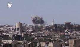 عدد من المشاهد لغارات الطيران الحربي على أحياء درعا البلد في مدينة درعا 
تصوير نبأ