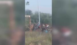 #شاهد إصابة شاب برصاص قناصة الاحتلال خلال مظاهرات #مسيرة_العودة_الكبرى على السياج الفاصل شرق مدينة غزة . 
تصوير محمد كشكو