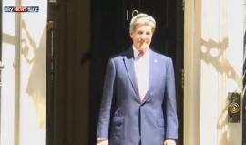 #شاهد ماذا حدث مع وزير الخارجية الأميركي بعد ترحيبه بالصحفيين.