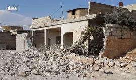 دمار في منازل المدنيين نتيجة غارات جوية روسية على مدينة عندان في أول أيام عيد الفطر
تصوير عدنان مدلج