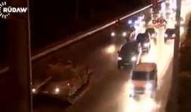 انتشار آليات عسكرية في وسط العاصمة التركية انقرة