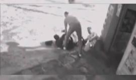 #شاهد رجل يطرح اثنين في حالة سكر بحركات الجودو بعد مهاجمتهما محله التجاري بمنطقة سوفتسكاي بروسيا