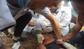 #شاهد توثيق لحظة إصابة متظاهر برصاص قناصة الاحتلال خلال مشاركته في #مسيرة_العودة_الكبرى في غزة