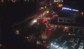 #عاجل .. مشاهد لمسيرة في ميدان اسنيورت في اسطنبول بعد دعوة الرئيس التركي النزول والتصدي لمحاولة الانقلاب .

#مع_تركيا_ضد_الانقلاب