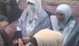 #مباشر 
مقابلة مع والدة الشهيد محمد تنوح في تقوع 
تصوير عامر أبو عرفة