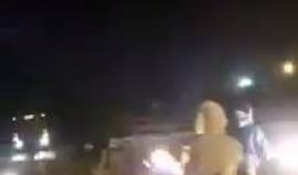 كيف استهدف الشبان قوات الاحتلال بعبوات " مولوتوف" قرب بلدة الرام شمال القدس المحتلة.