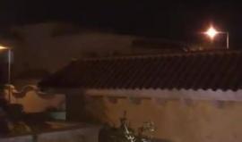 #شاهد
فيديو رابع يتداوله نشطاء لإطلاق النار الكثيف في حي الخزامي قرب قصر الملك سلمان في الرياض