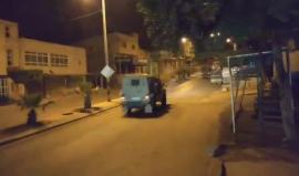 جانب من اقتحام قوات الاحتلال مدينة دورا في الخليل فجر اليوم 

تصور: عبد القادر عمرو