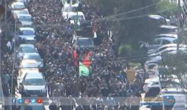 عشرات الآلاف يشيعون جثمان الشهيد #مازن_فقهاء في مدينة #غزة أمس
تقرير: صالح الناطور