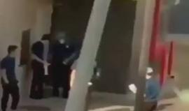 #فيديو الشرطة السعودية تكشف تفاصيل فيديو ظهر فيه أحد عمال مطاعم الوجبات السريعة في الطائف مع فتاة تصرفت معه بشكل "مناف للآداب" وقالت ان التحقيق مع العامل أظهر أنه مروج مخدرات