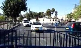 #فيديو الاحتلال يمنع موظفي دائرة الأوقاف في المسجد الأقصى من دخول المسجد لليوم الثالث على التوالي