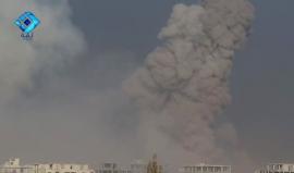 #عاجل .. 
#شاهد .. مقاتل " من جيش الفتح " يفجر سيارة مفخخة كان يقودها ويدمر معقل لقوات النظام المتمركزة في مدرسة الحكمة غرب #حلب والمعارضة تعلن سيطرتها على المنطقة مع بدء حملتها لفك الحصار عن المدينة .

وكالة ثقة