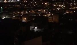 عناصر حركة فتح في الخليل يطلقون النار بكثفة بالهواء بعد أنباء عن فوز كلتلهم بالانتخابات المحلية التي شهدت مقاطعة من معظم الفصائل على راسها حماس والجبهة الشعبية والجهاد الإسلامي .