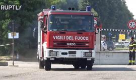 #شاهد| لحظة انقلاب سيارة الإطفاء أثناء مهرجان في إيطاليا