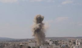 #شاهد | لحظة العدوان بغارة جوية ثالثة نفذها طيران النظام السوري على مدينة الدانا بريف ادلب . 

تصوير ِAbdalwahab ALbereni