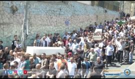 #شاهد | بلدة صور باهر تُشييع جثامين أم و5 من أبنائها قضوا خلال حادث سير شرق رام الله.
تقرير: رناد شرباتي