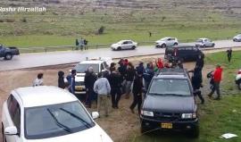 #شاهد | اعتداء المستوطنين وجنود الاحتلال على الموطنين والصحفيين في قرية النبي صالح قضاء رام الله . 

تصوير رشا حرز الله