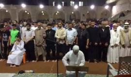 #شاهد #مباشر | صلاة العشاء والتراويح من المسجد العمري الكبير في مدينة غزة المحاصرة .
تصوير عبد الرحمن الكحلوت