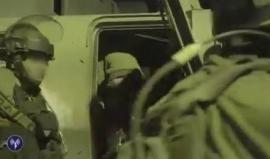 #شاهد قوات الاحتلال تعتقل شقيق الشهيد محمد طرايرة "منفذ عملية خارصينا" بعد مداهمة منزل عائلته في بلدة بني نعيم بالخليل