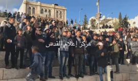 #فيديو هتافات واحتجاجات عند باب العامود في القدس المحتلة
