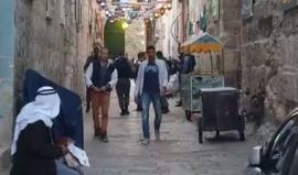 #شاهد لحظة اعتداء جنود الاحتلال على شابين عقب خروجهما من المسجد الأقصى صباح اليوم