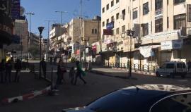 #مباشر مواجهات بين الشبان وقوات الاحتلال في باب الزاوية وسط الخليل