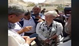 #مباشر  قناصل ورؤساء بعثات أوروبية، يزورون  منطقة الخان الأحمر، للتضامن مع السكان الذين يتعرضون لاعتداءات الاحتلال لتهجيرهم